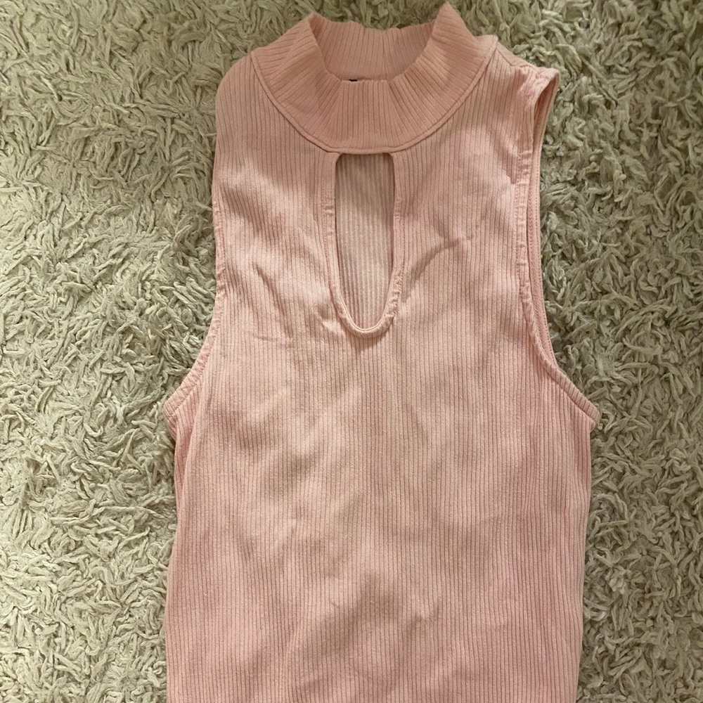 aero key hole tank top